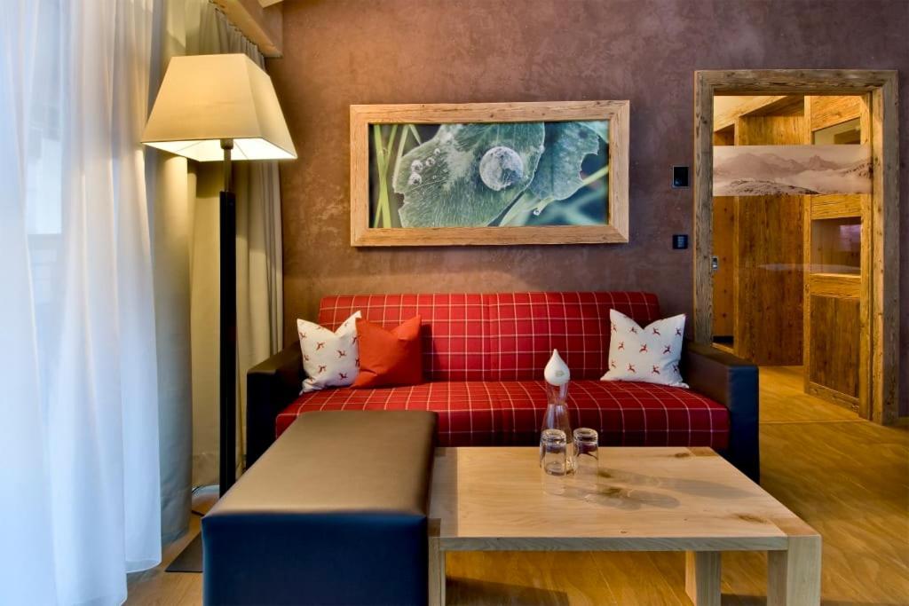 Pete Alpine Boutique Hotel - Klein Und Fein - Private Spa Suiten Und Zimmer Sankt Anton am Arlberg Esterno foto