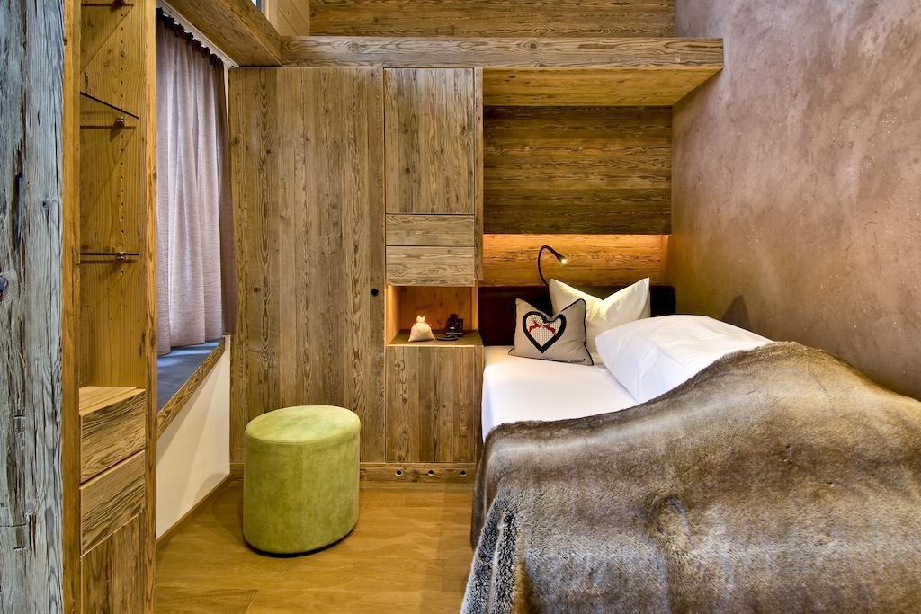 Pete Alpine Boutique Hotel - Klein Und Fein - Private Spa Suiten Und Zimmer Sankt Anton am Arlberg Camera foto