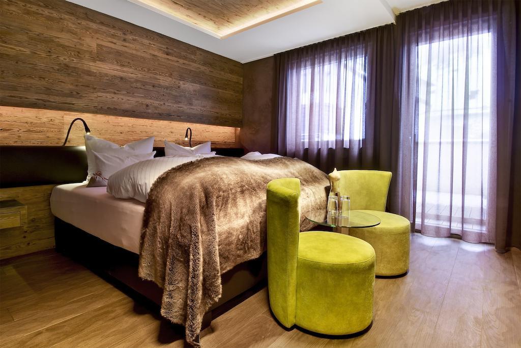 Pete Alpine Boutique Hotel - Klein Und Fein - Private Spa Suiten Und Zimmer Sankt Anton am Arlberg Camera foto