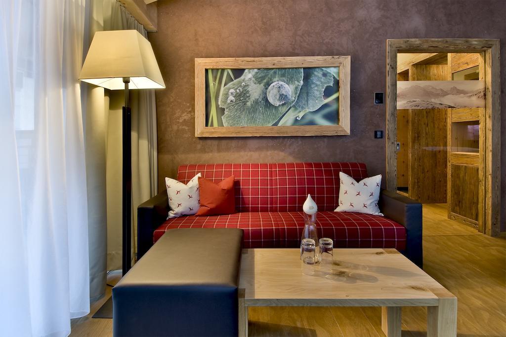 Pete Alpine Boutique Hotel - Klein Und Fein - Private Spa Suiten Und Zimmer Sankt Anton am Arlberg Camera foto