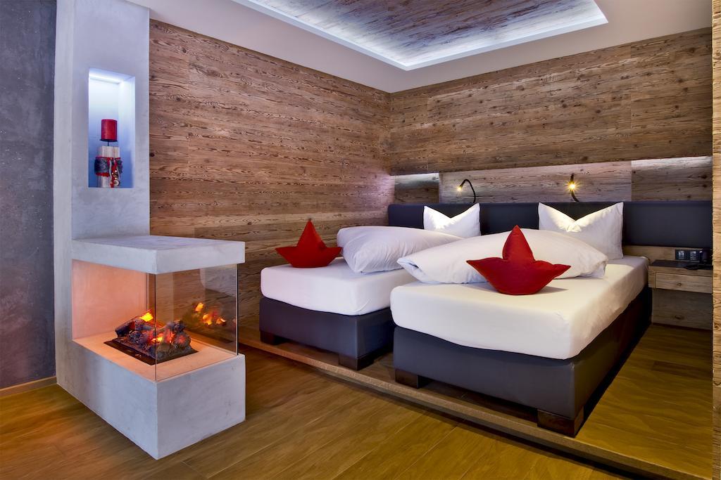 Pete Alpine Boutique Hotel - Klein Und Fein - Private Spa Suiten Und Zimmer Sankt Anton am Arlberg Camera foto